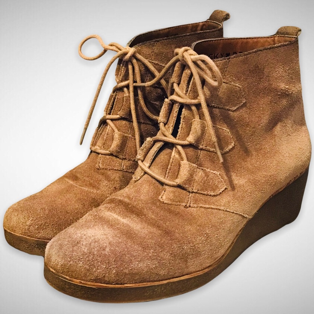 LUCKY BRAND "Jaemma" Tan Suede Lace-Up Wedges - 7.5
